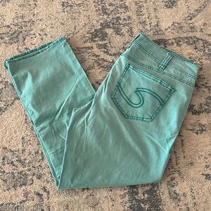 Silver Jeans Women's Cropped Jeans in Teal